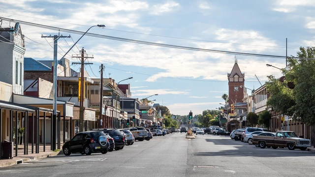 Streetscape - Photograph courtesy of Serendigity https://www.flickr.com/photos/maleny_steve/32846828026/