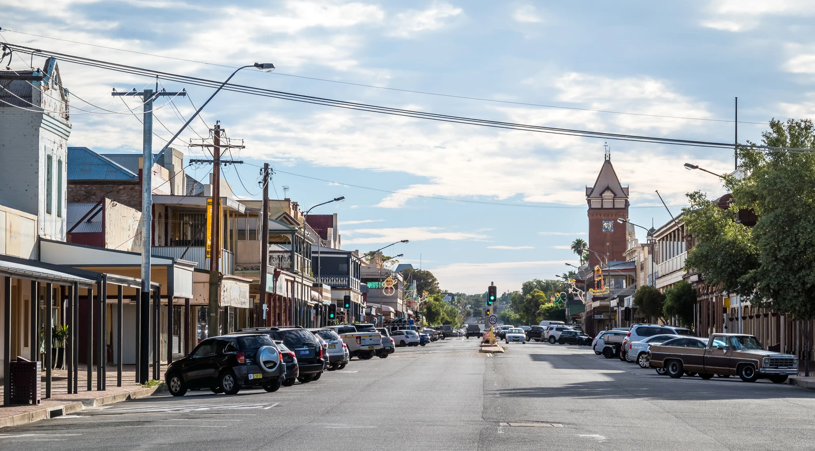 Streetscape - Photograph courtesy of Serendigity https://www.flickr.com/photos/maleny_steve/32846828026/